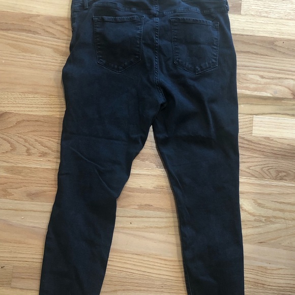 Old Navy Rockstar jeans! - Picture 2 of 4